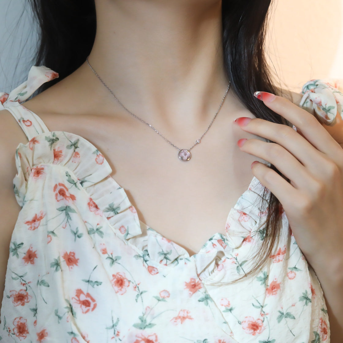 ??Loco?¡¥SUN PEDANT PINK GOLD 1 DIAMOND NECKLACE
