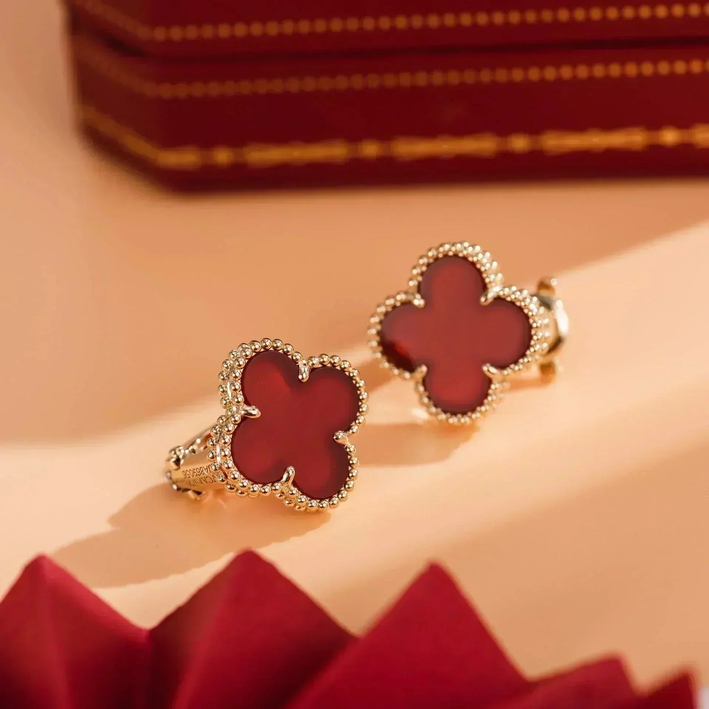 [moco jewellerys]クローバー ミディアム 1モチーフ カーネリアン イヤリング