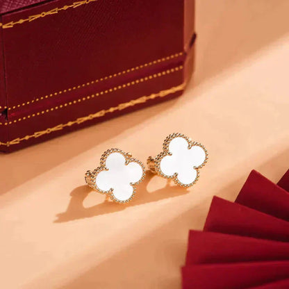 [moco jewelrys]CLOVER MEDIUM 1 MOTIFS  WHITE MOP STUD EARRINGS