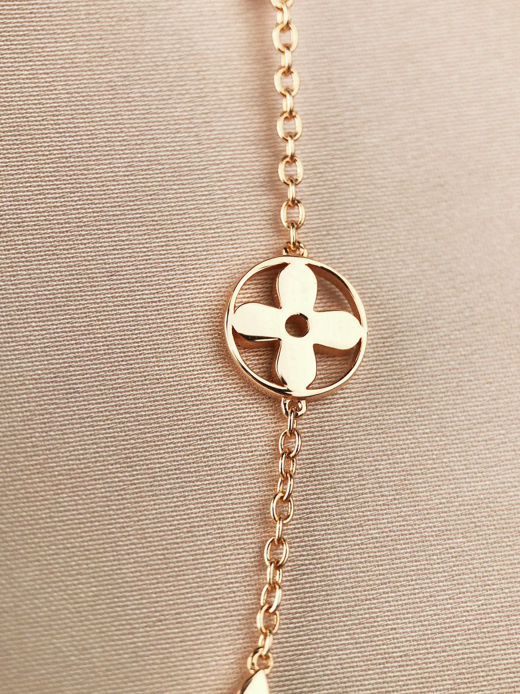 ??Loco?¡¥STAR AND SUN 7 MOTIFS GOLD BRACELET