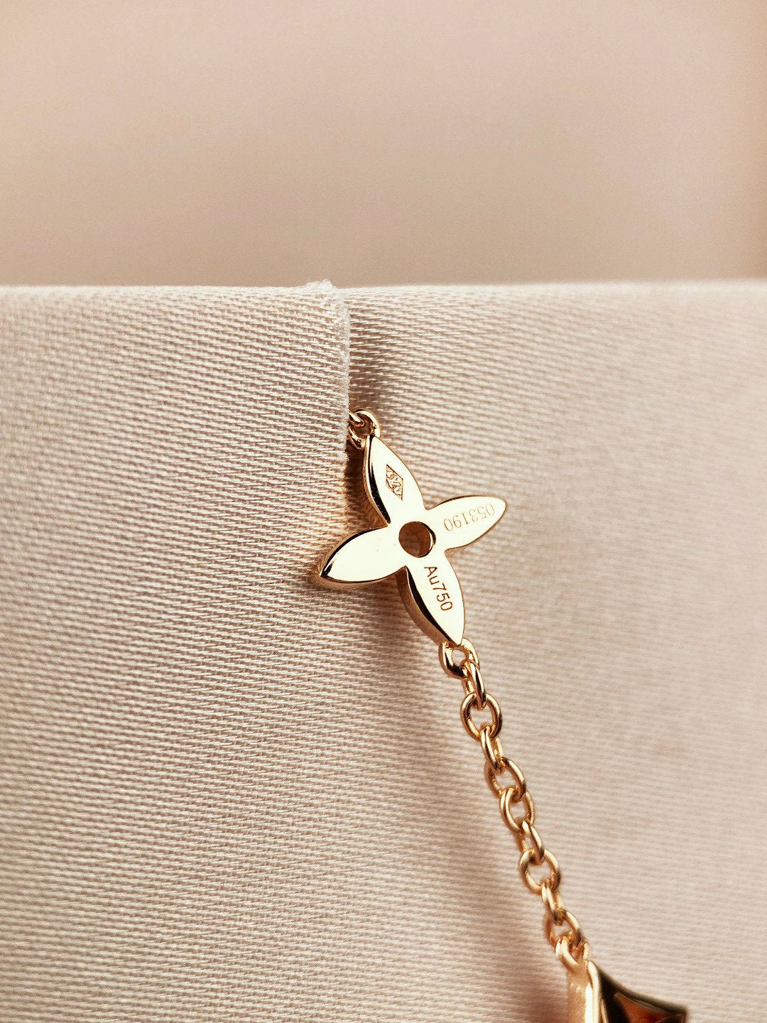 ??Loco?¡¥STAR AND SUN 7 MOTIFS GOLD BRACELET