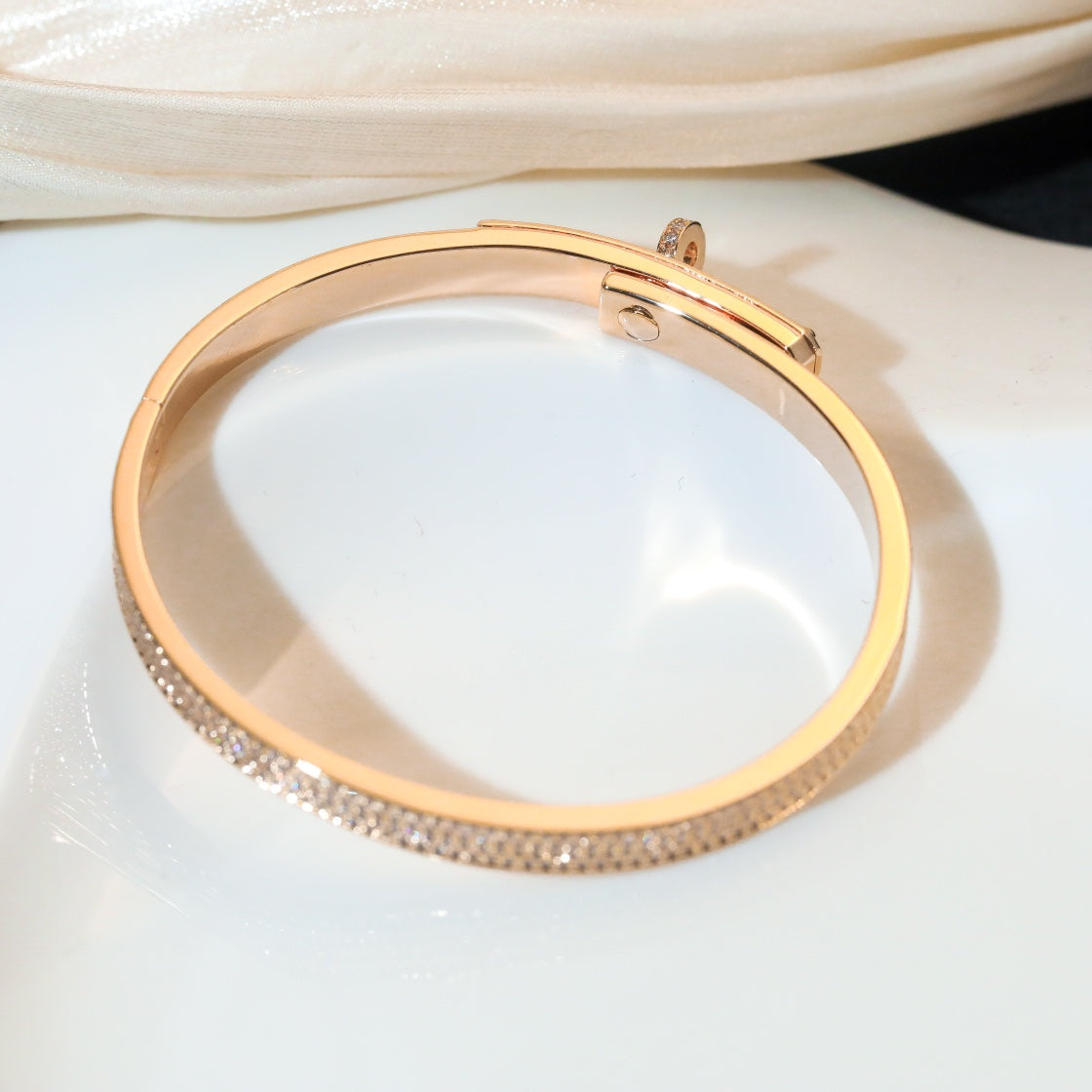 ??Loco?¡¥KELLY BRACELET DIAMOND PAVED
