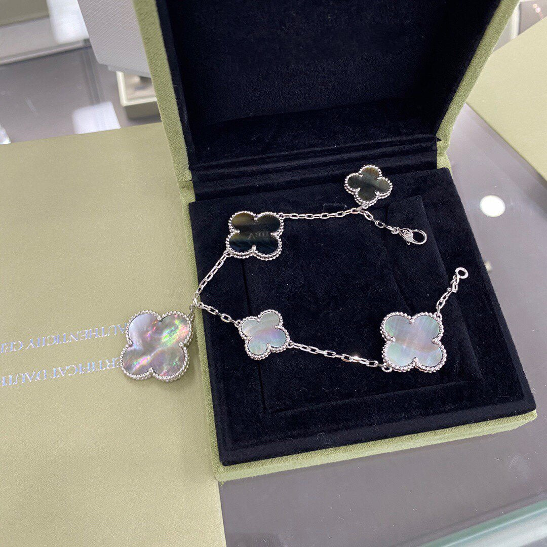 ??Loco?¡¥CLOVER 5 MOTIFS SIVLER DARK MOP BRACELET