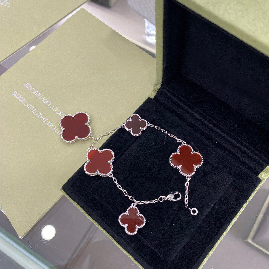??Loco?¡¥CLOVER 5 MOTIFS SIVLER CARNELIAN BRACELET
