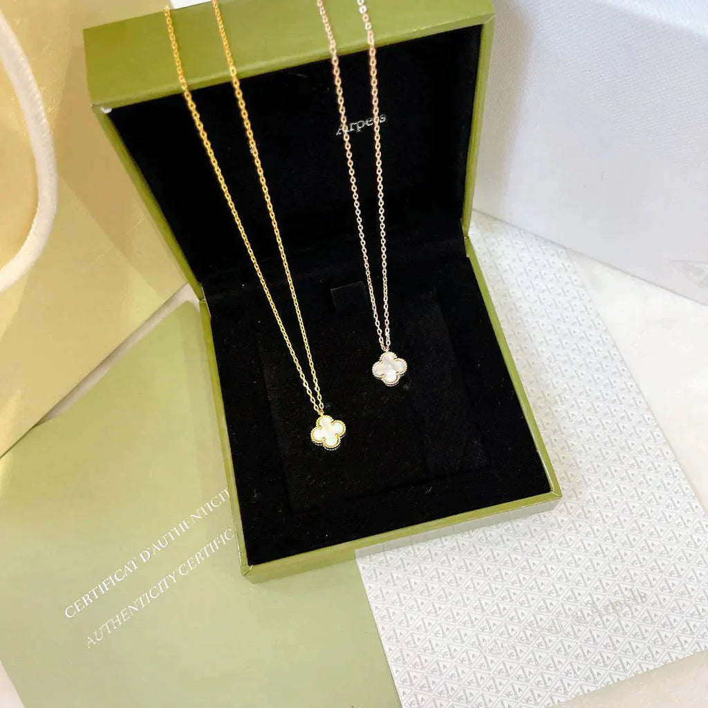 ??Loco?¡¥CLOVER MINI 9.5MM WHITE MOTHER-OF-PEARL NECKLACE