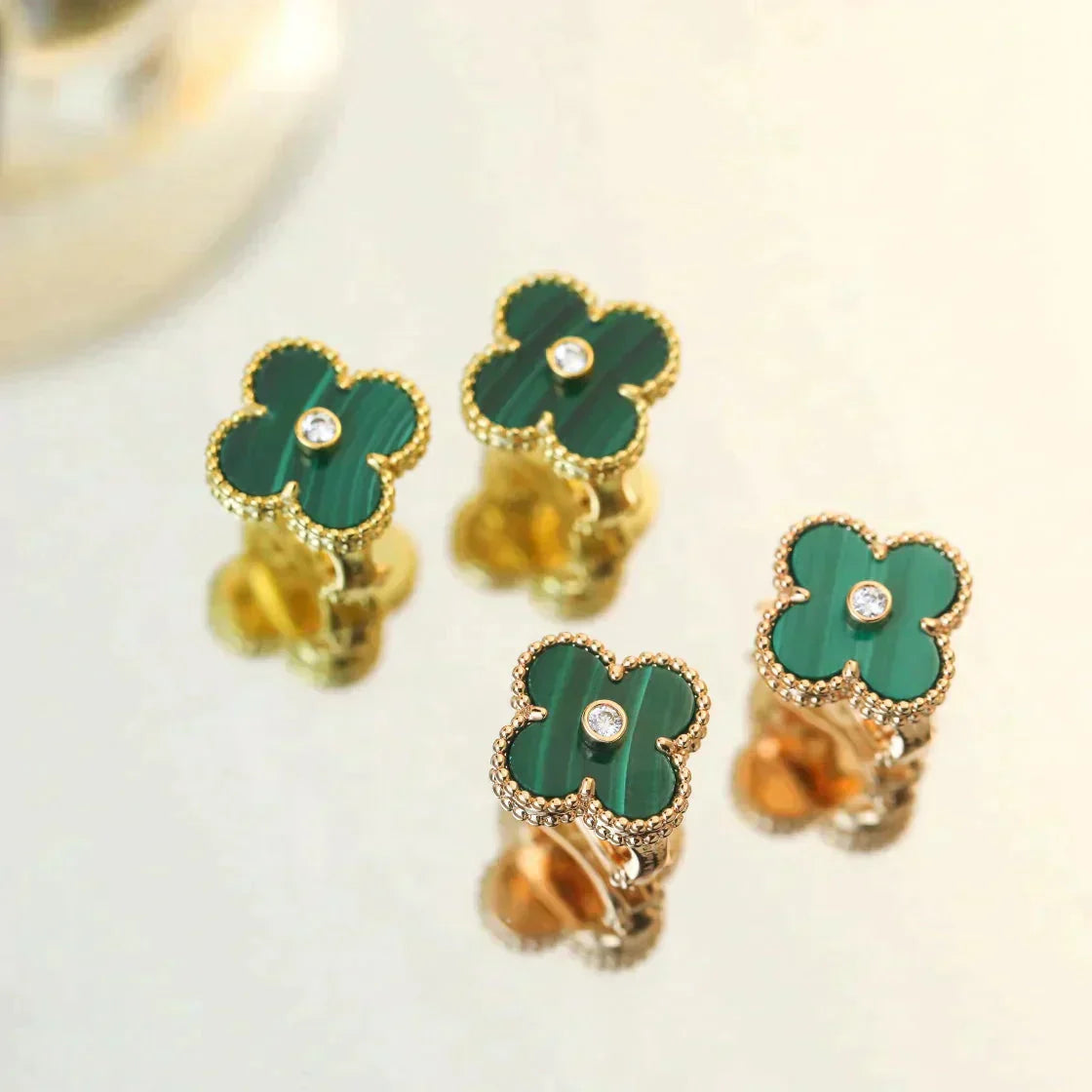 ??Loco?¡¥CLOVER MEDIUM 1 MOTIFS MALACHITE DIAMOND EARRINGS
