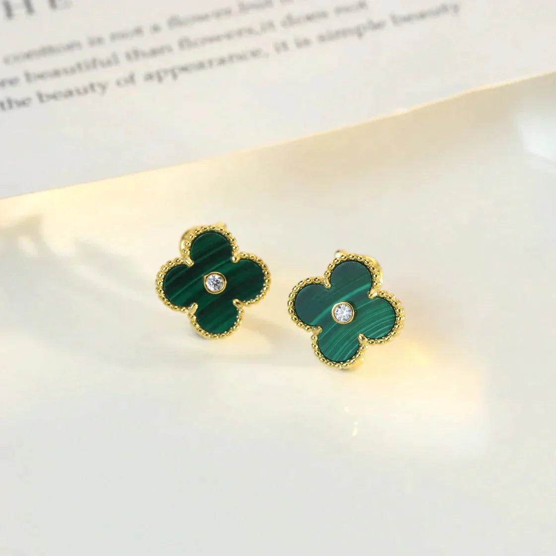 ??Loco?¡¥CLOVER MEDIUM 1 MOTIFS MALACHITE DIAMOND EARRINGS