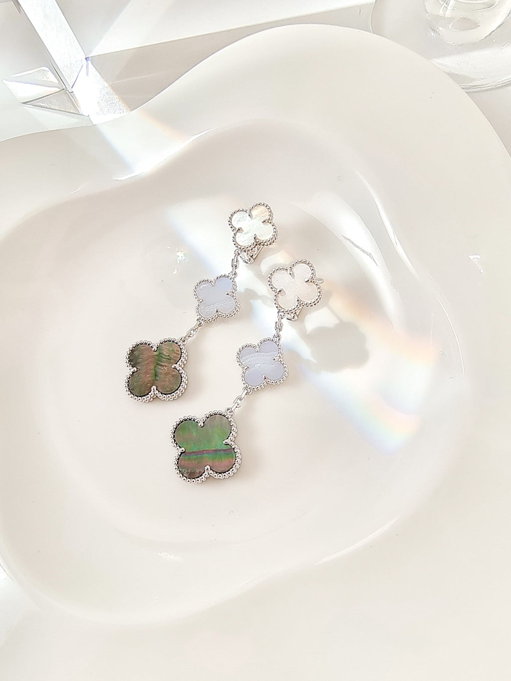??Loco?¡¥CLOVER 3 MOTIFS CHALCEDONY DARK MOP SILVER EARRINGS