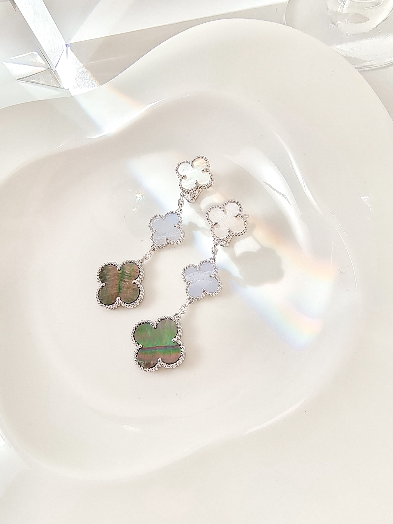 ??Loco?¡¥CLOVER 3 MOTIFS CHALCEDONY DARK MOP SILVER EARRINGS