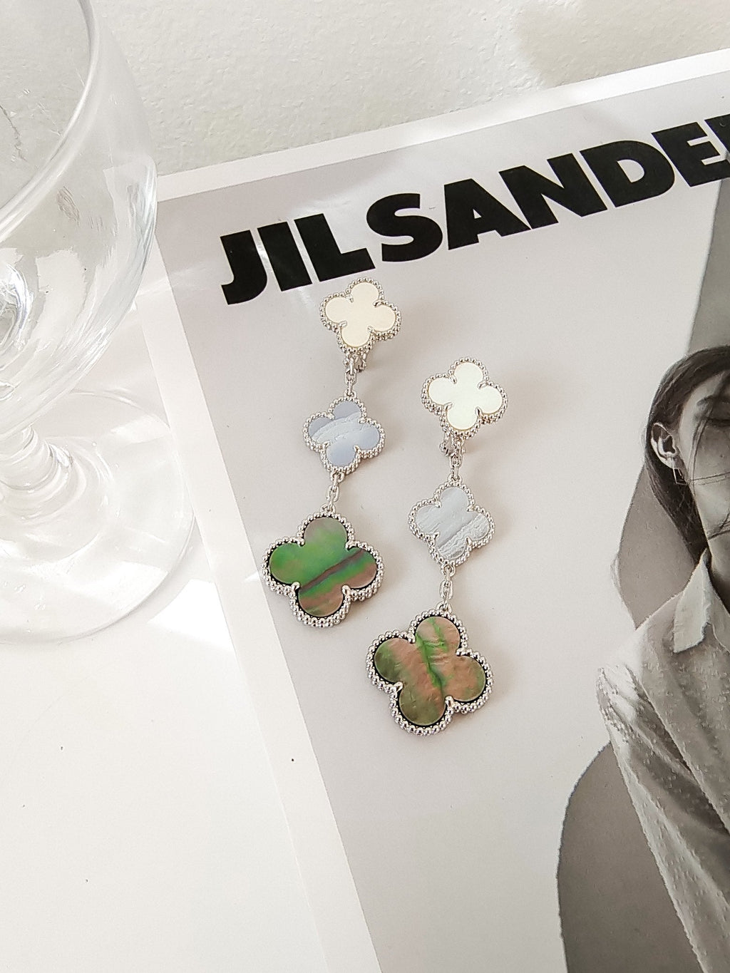 ??Loco?¡¥CLOVER 3 MOTIFS CHALCEDONY DARK MOP SILVER EARRINGS