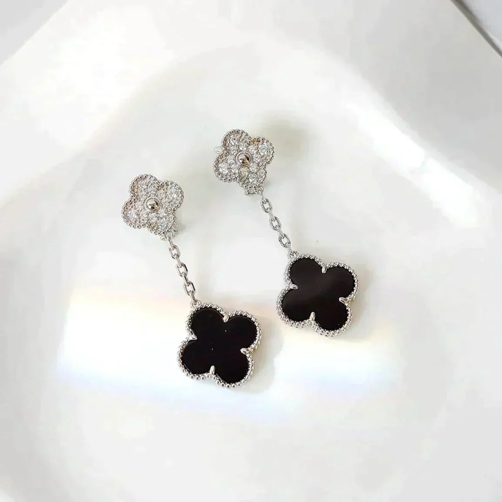 ??Loco?¡¥CLOVER 2 MOTIFS  DIAMOND ONYX EARRINGS SILVER