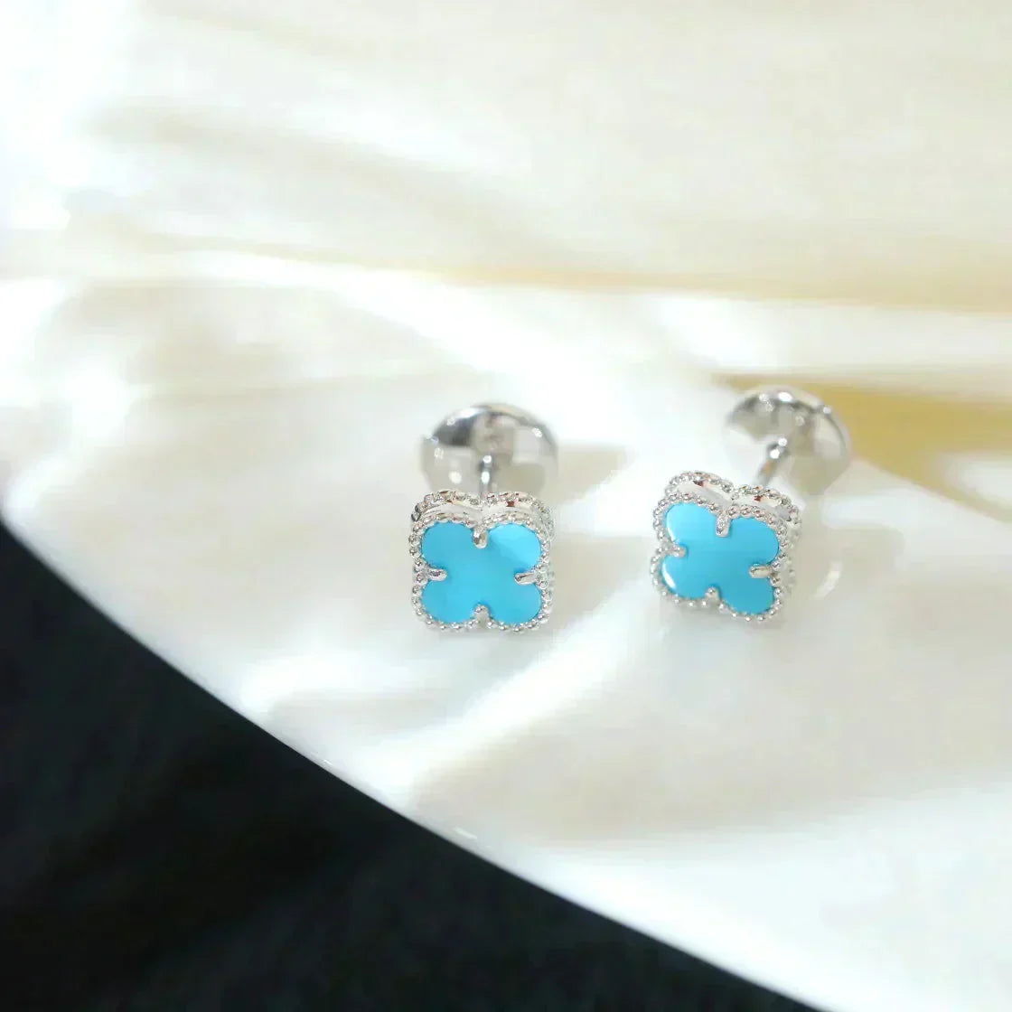 ??Loco?¡¥CLOVER MINI 9.5MM ONYX STUD EARRINGS SILVER