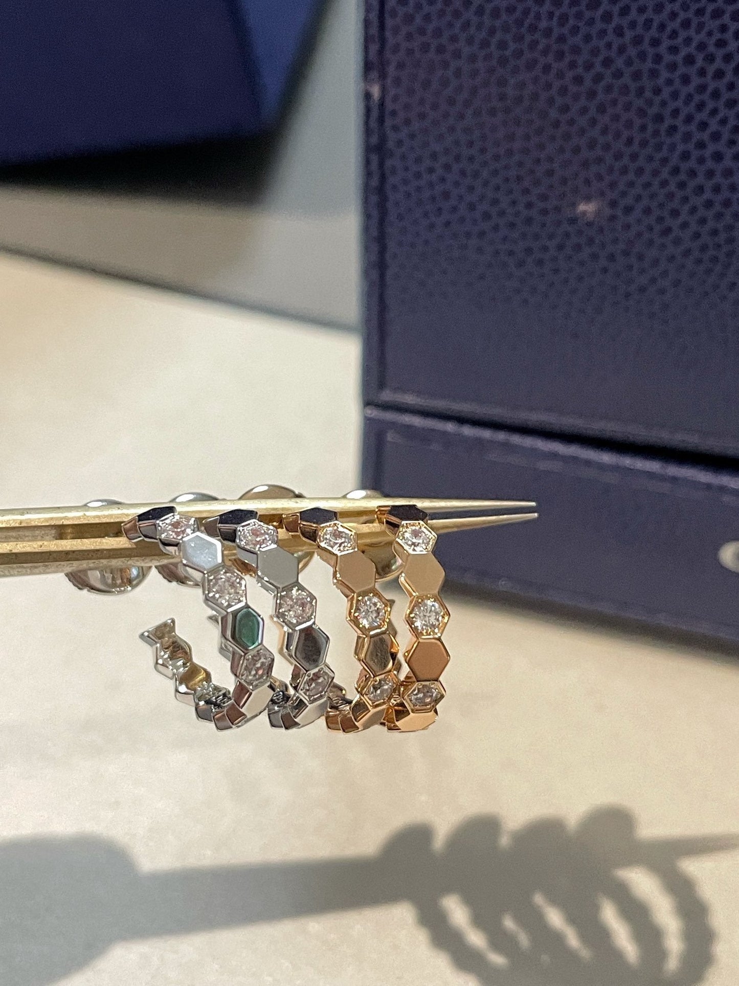 [moco jewelrys] Hohlring in Form eines vierblättrigen Kleeblatts