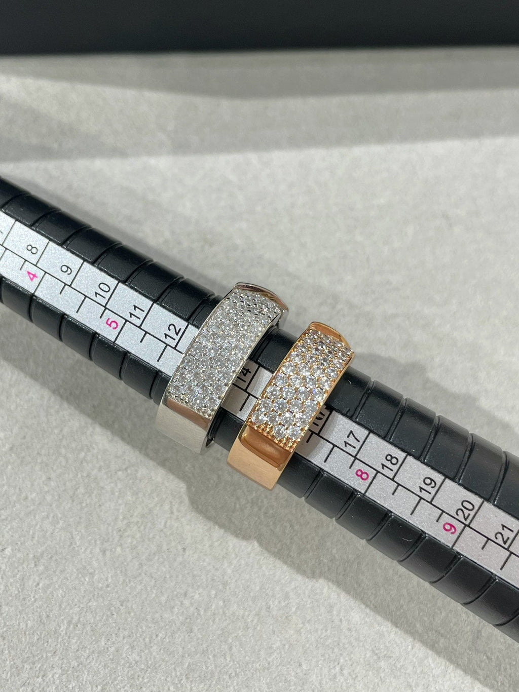 ??Loco?¡¥LIENS EVIDENCE  DIAMOND PAVED RING