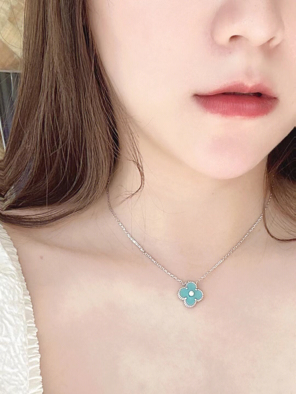 ??Loco?¡¥CLOVER 1 DIAMOND LIGHT BLUE SILVER NECKLACE