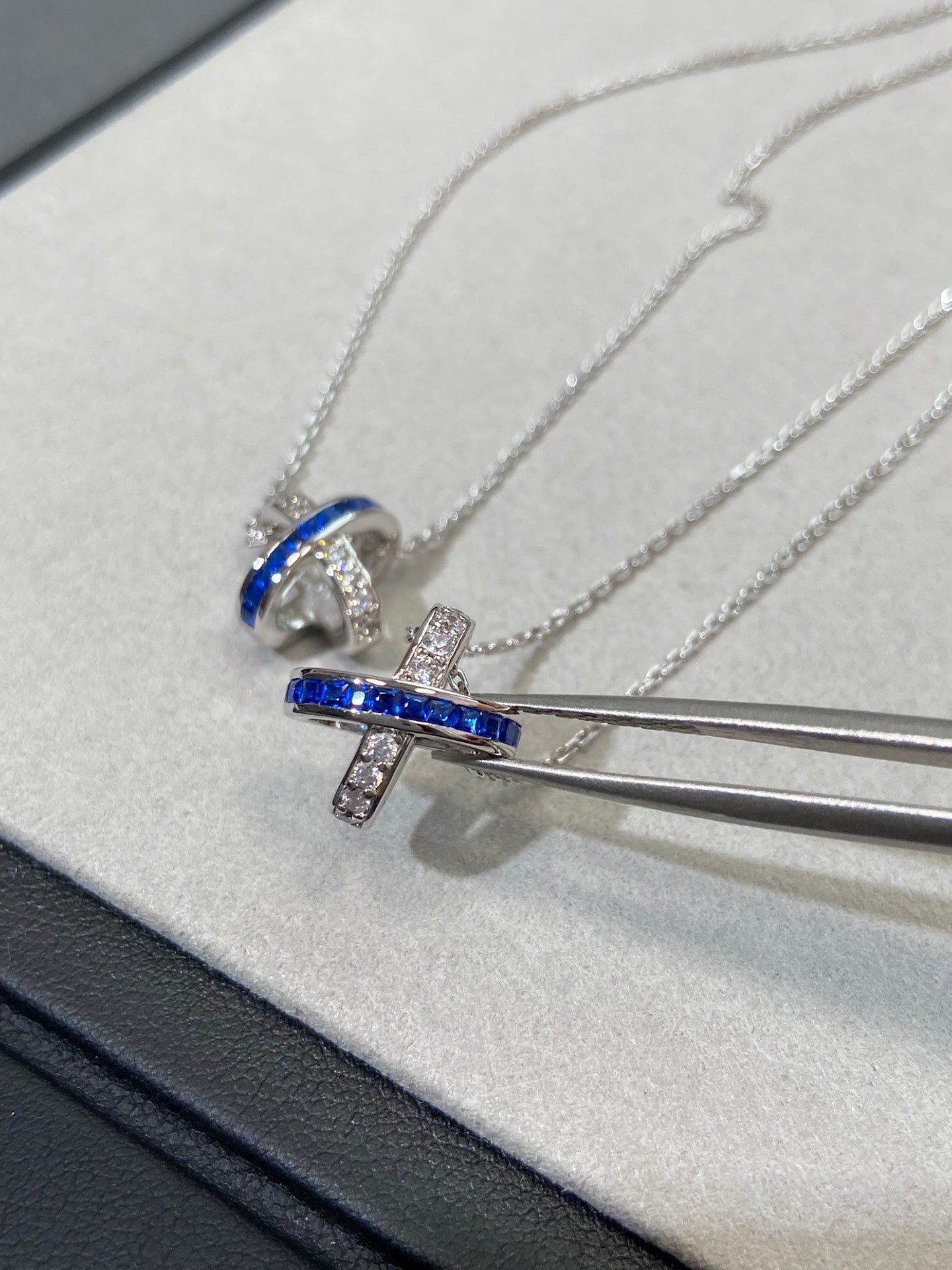 ??Loco?¡¥LIENS DIAMOND SILVER NECKLACE