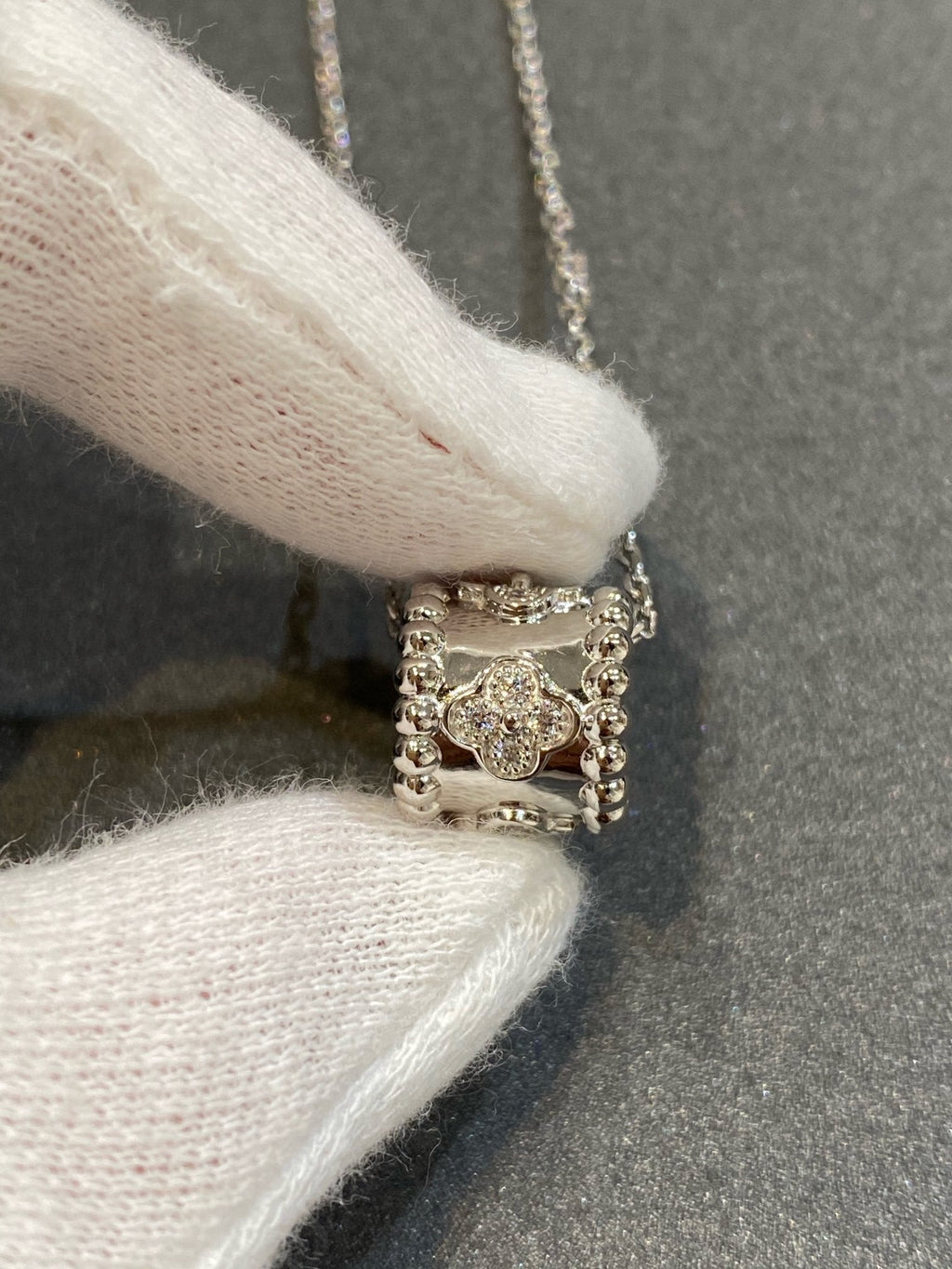 ??Loco?¡¥PERLEE PEDANT SIVLER DIAMOND NECKLACE