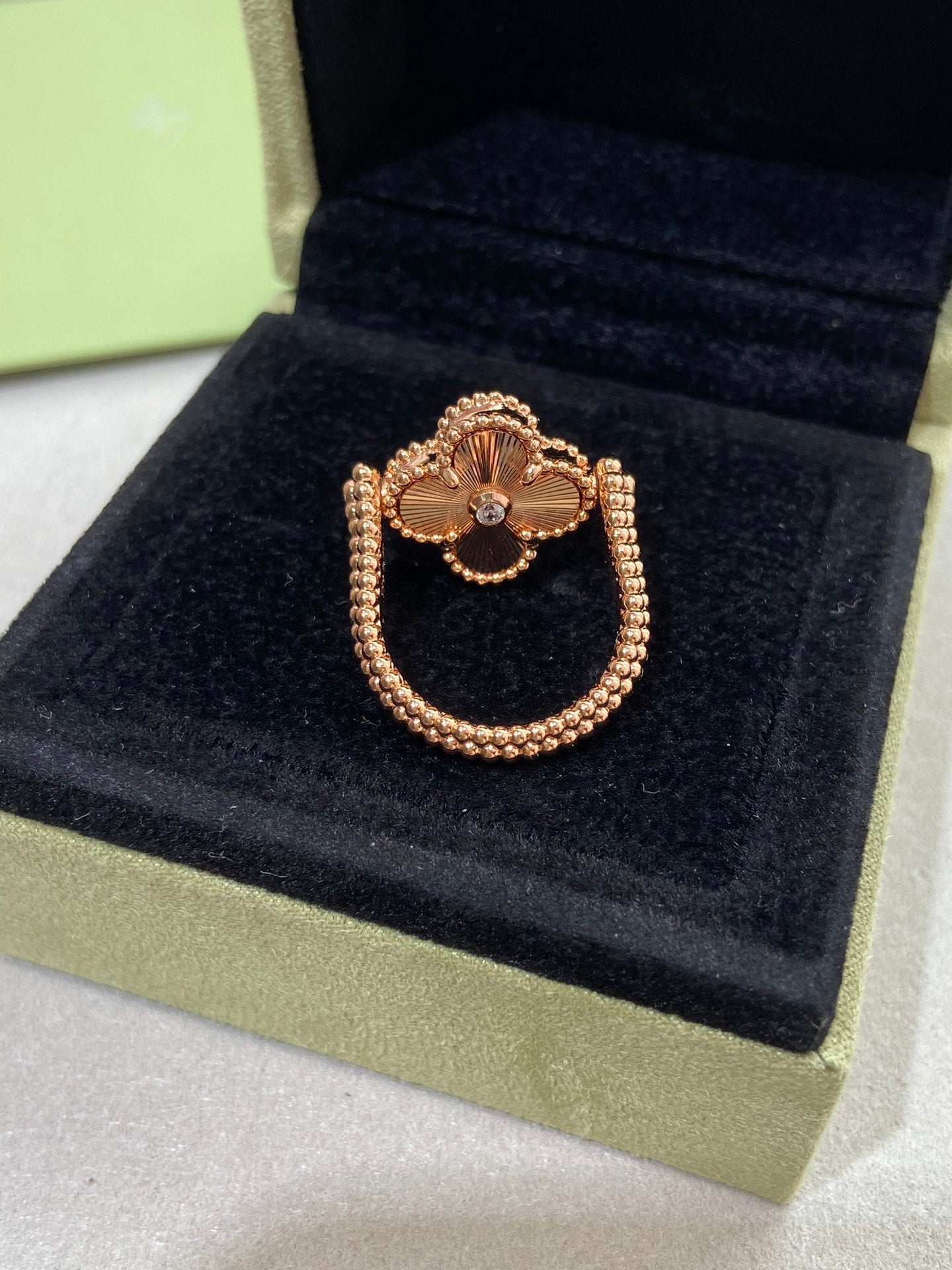 ??Loco?¡¥CLOVER RIVERSIBLE ROSE GOLD RING