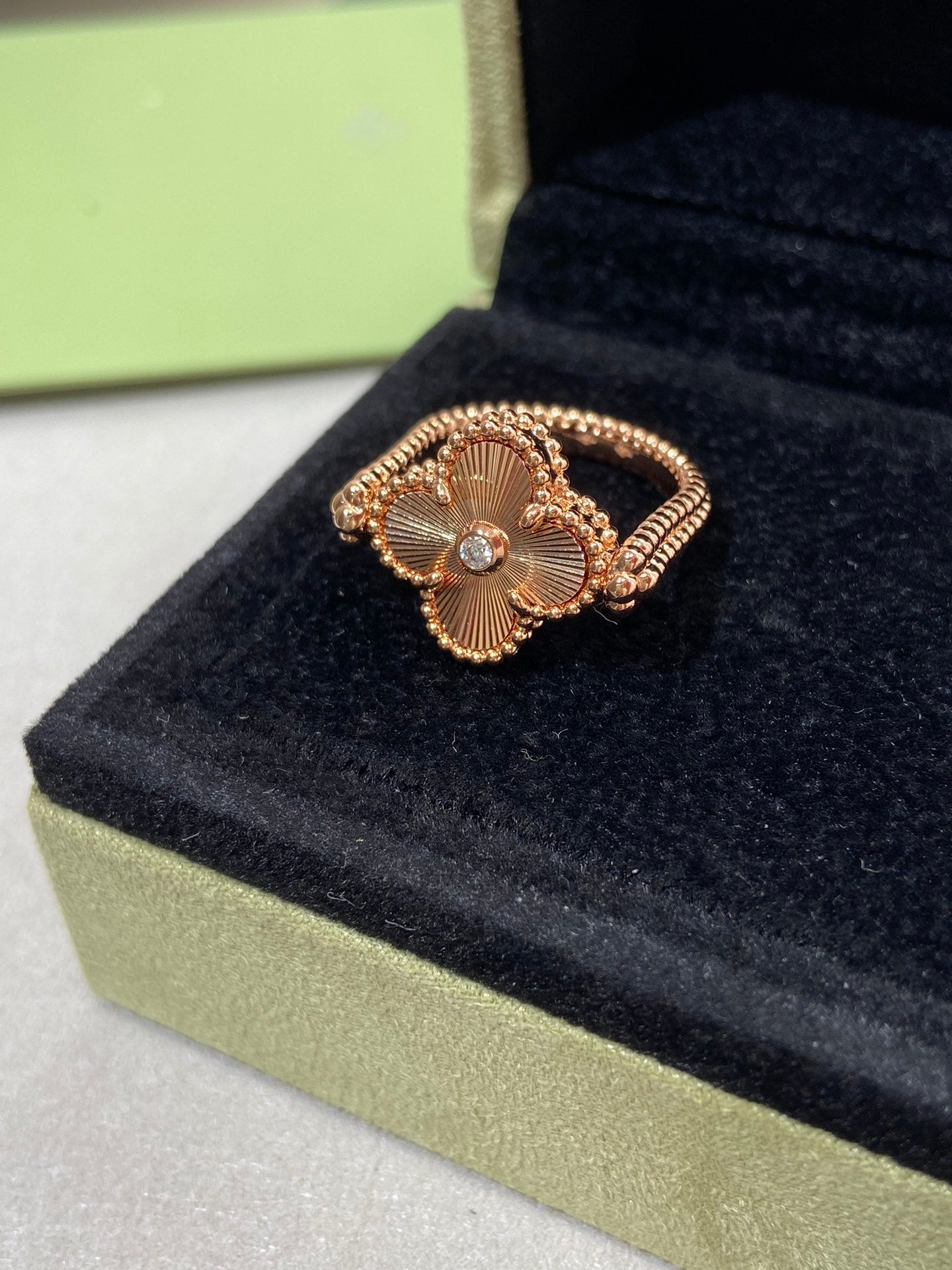 ??Loco?¡¥CLOVER RIVERSIBLE ROSE GOLD RING