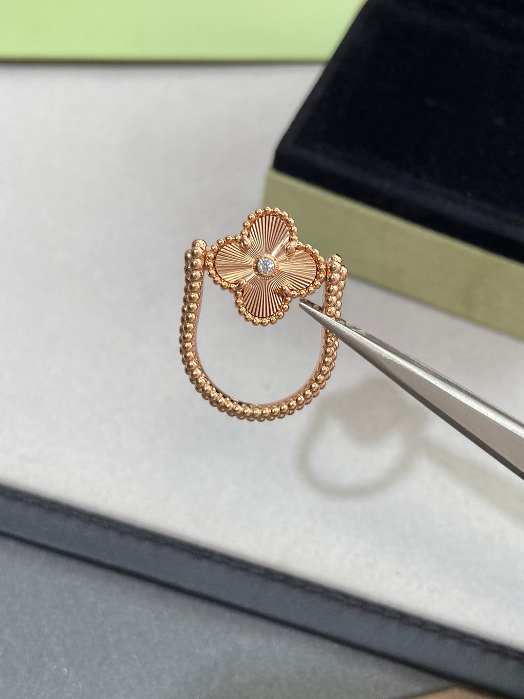 ??Loco?¡¥CLOVER RIVERSIBLE ROSE GOLD RING