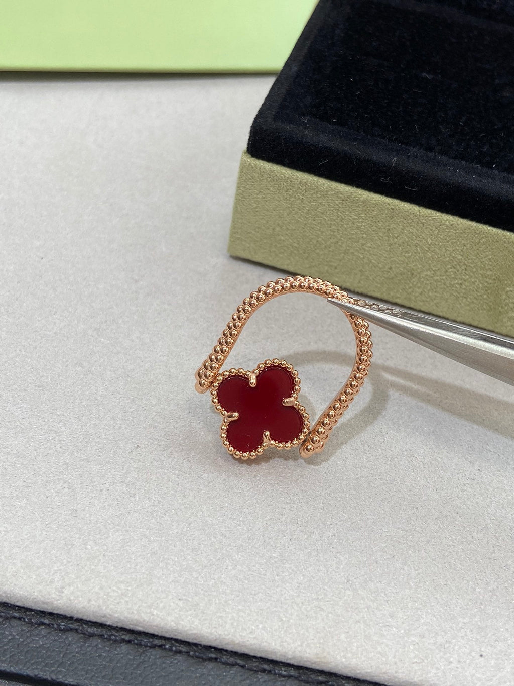 ??Loco?¡¥CLOVER RIVERSIBLE ROSE GOLD RING