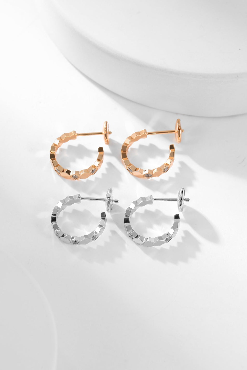 ??Loco?¡¥BEE LOVE DIAMOND HOOP EARRINGS