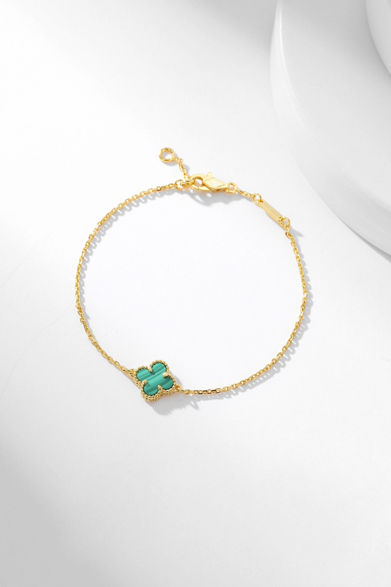 [moco jewelrys] Kleeblatt-Armband mit Malachitmotiv