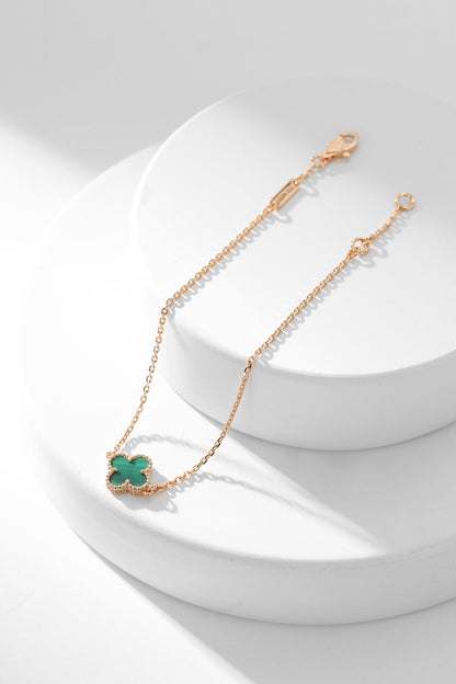[moco jewelrys] Kleeblatt-Armband mit Malachitmotiv