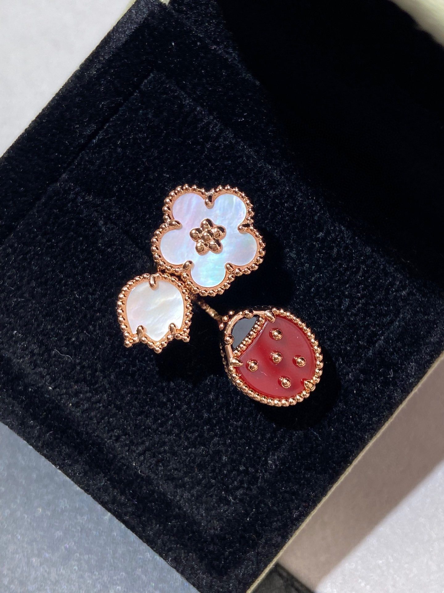 ??Loco?¡¥LUCKY 3 MOTIF ROSE GOLD RING