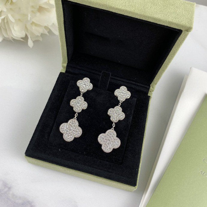 ??Loco?¡¥CLOVER 3 MOTIF DIAMOND SILVER DROP EARRINGS