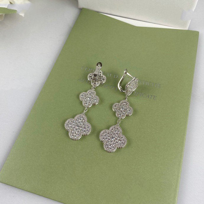 ??Loco?¡¥CLOVER 3 MOTIF DIAMOND SILVER DROP EARRINGS