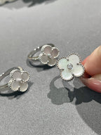 ??Loco?¡¥CLOVER SILVER MOP DIAMOND RING
