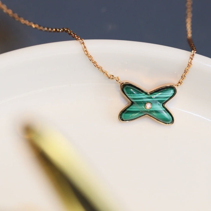 ??Loco?¡¥JEUX MALACHITE 1 DIAMOND PINK GOLD NECKLACE