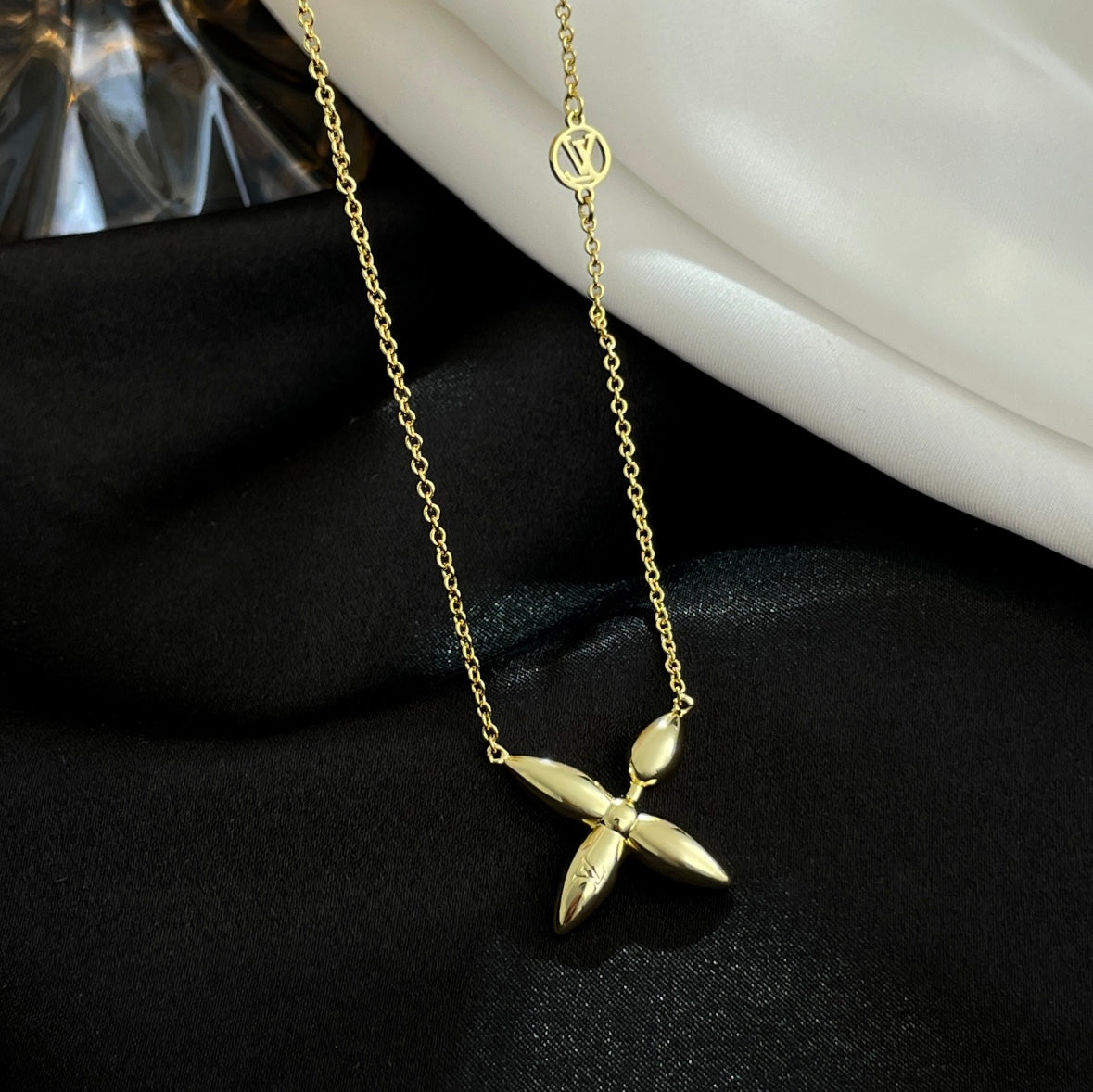 ??Loco?¡¥LOUISETTE GOLD NECKLACE
