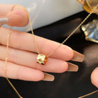 ??Loco?¡¥BEE MINI NECKLACE