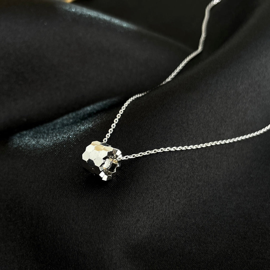 ??Loco?¡¥BEE MINI NECKLACE