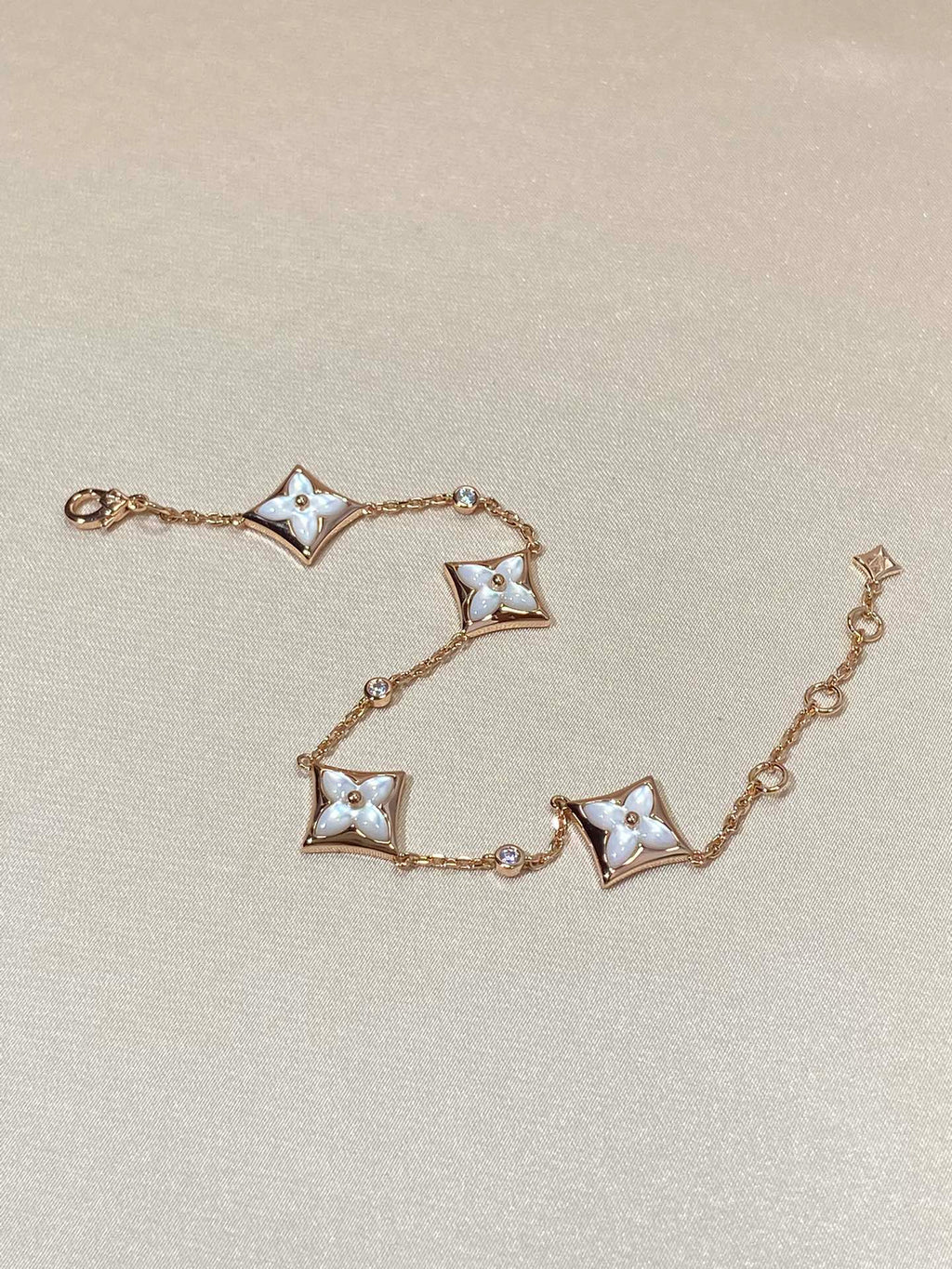 ??Loco?¡¥STAR 4 MOTIF MOP DIAMOND PINK GOLD BRACELET