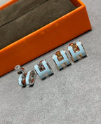 ??Loco?¡¥POP H SKY BLUE STUD EARRINGS