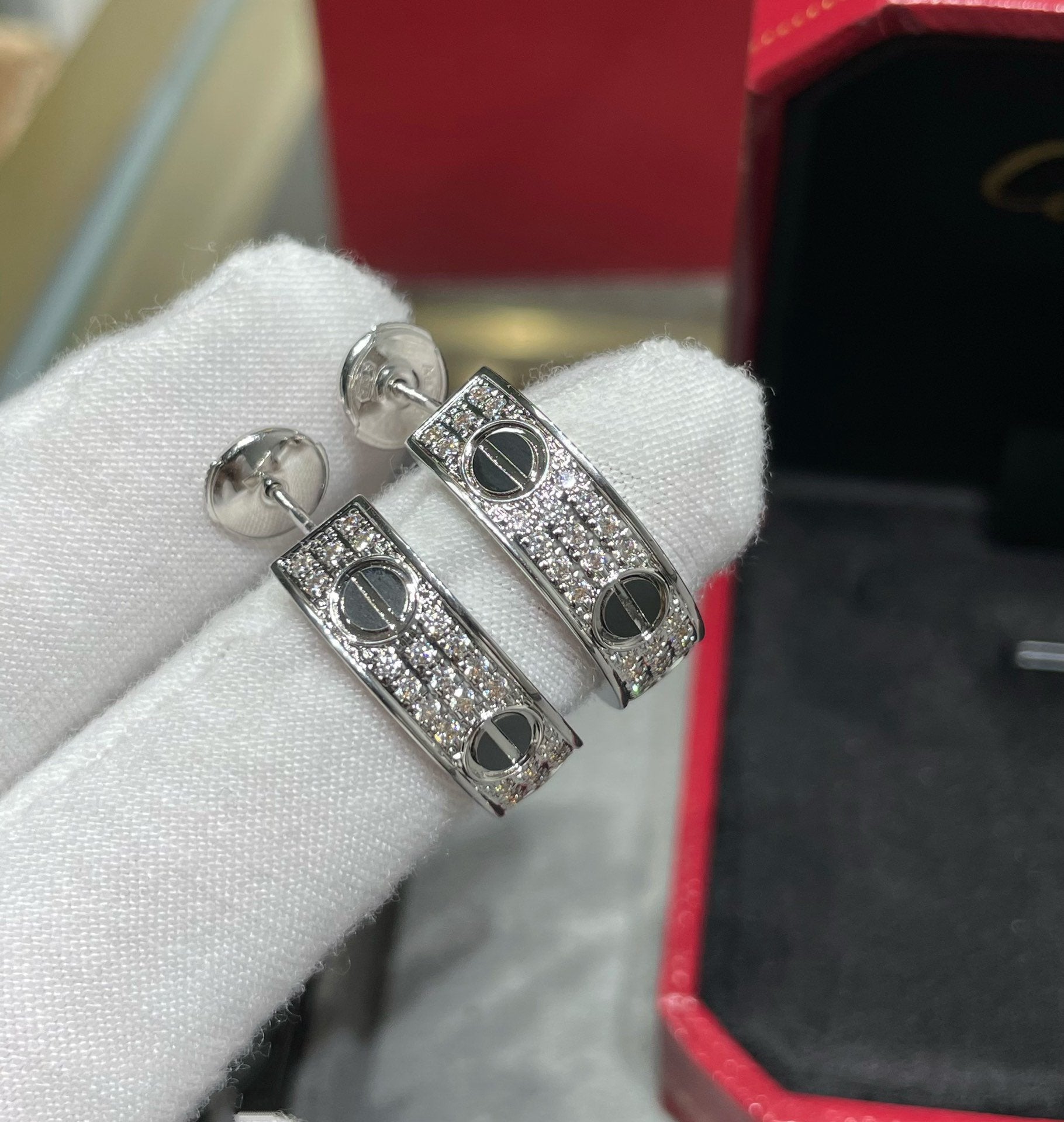 ??Loco?¡¥LOVE CERAMIC DIAMOND PAVED SILVER EARRINGS