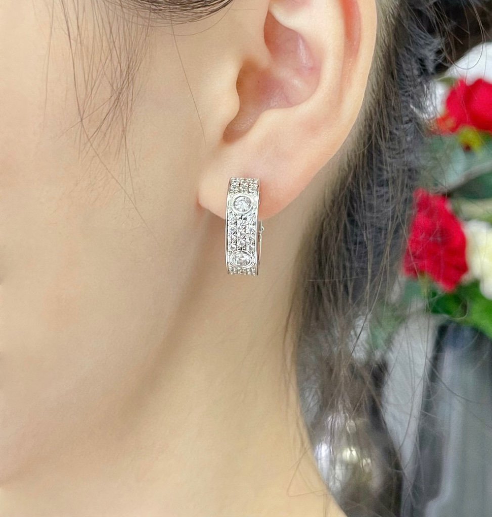 ??Loco?¡¥LOVE 5.5MM DIAMOND PAVED EARRINGS