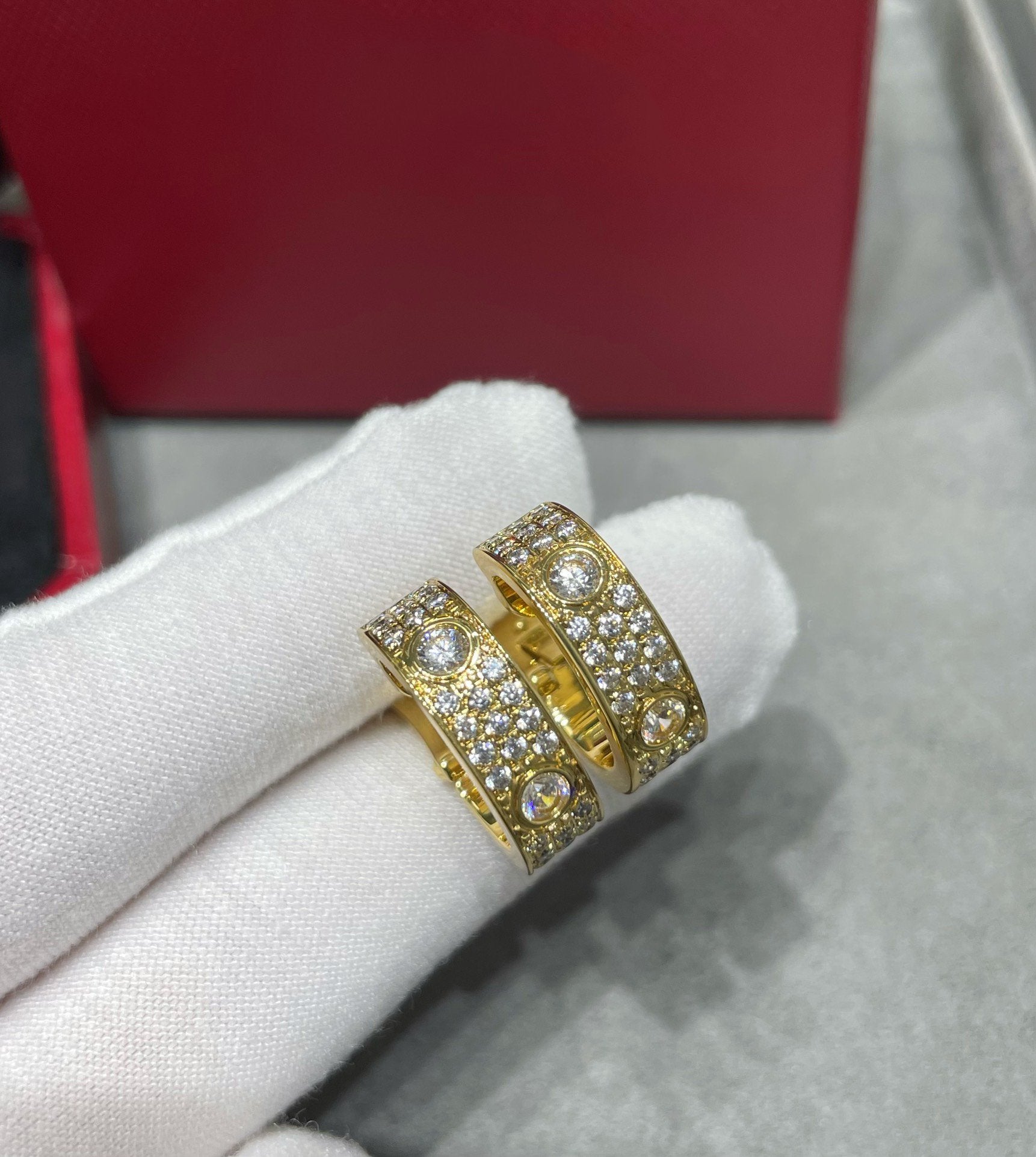 ??Loco?¡¥LOVE 5.5MM DIAMOND PAVED EARRINGS