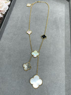 ??Loco?¡¥CLOVER 6 MOTIF MOP ONYX GOLD NECKLACE