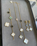 ??Loco?¡¥CLOVER 3 MOTIF MOP ONYX DARK MOP PINK GOLD EARRINGS