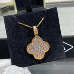 ??Loco?¡¥CLOVER 25MM LARGE PEDANT DIAMOND PAVED LONG NECKLACE