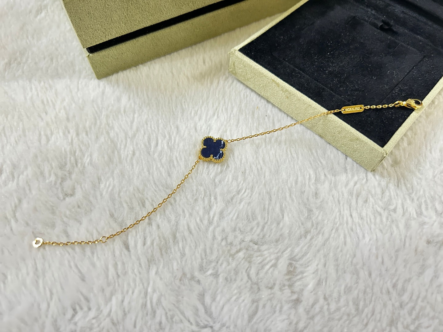 ??Loco?¡¥CLOVER 1 MOTIF PIETERSITE BRACELET