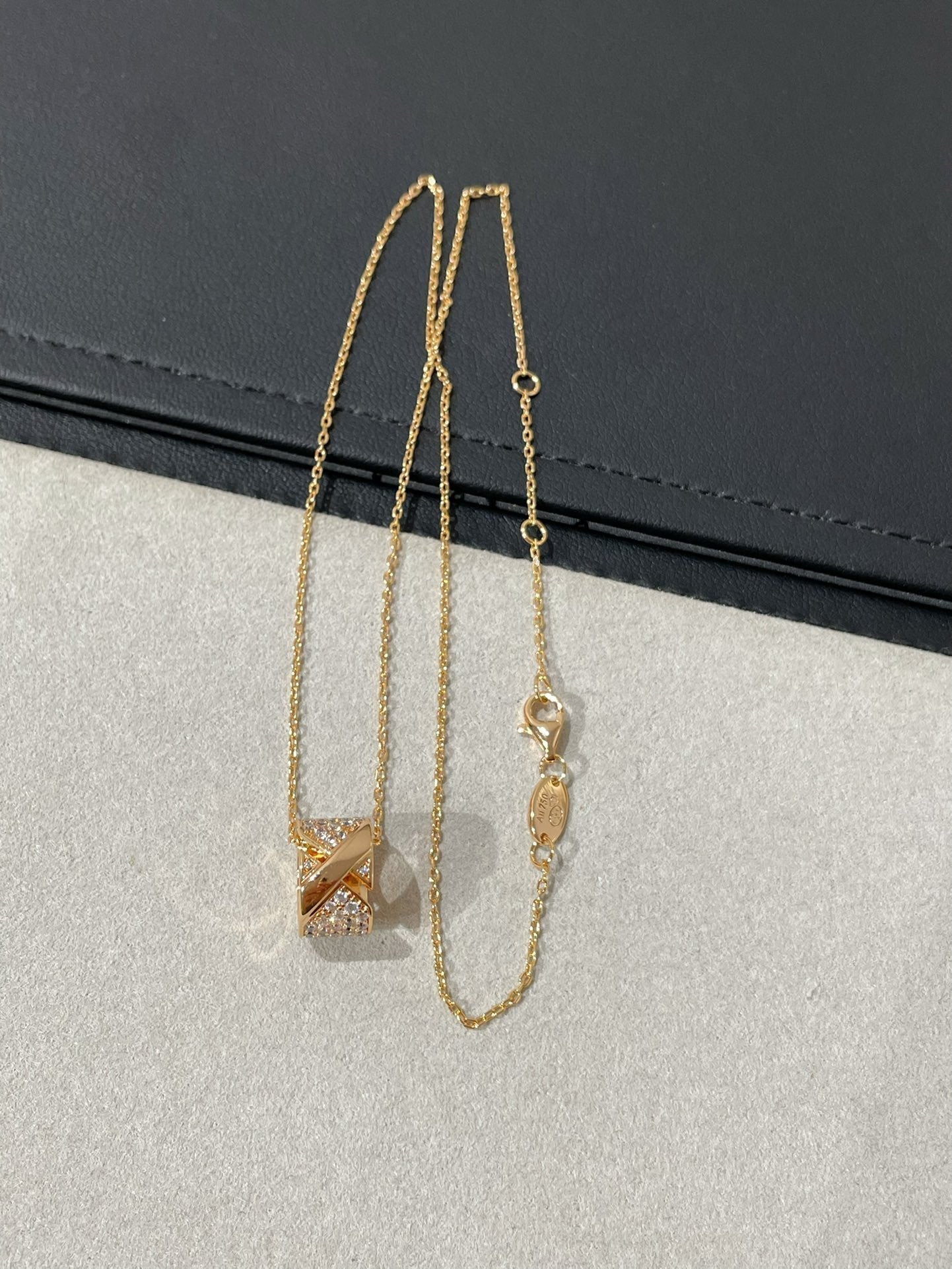 [moco jewellerys]リアン エビデンス ダイヤモンド パヴェネックレス