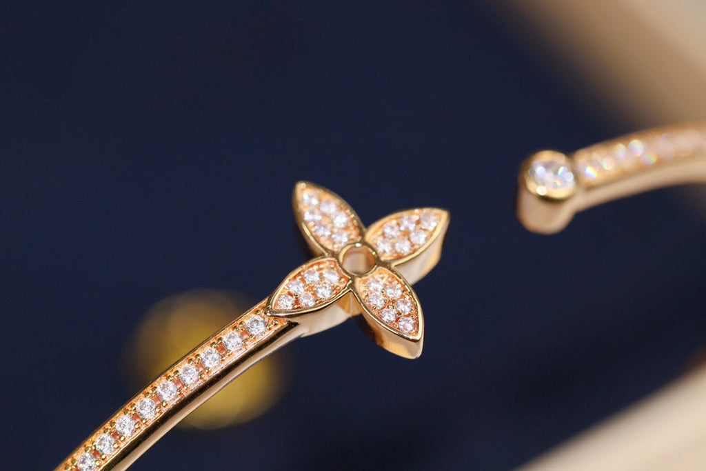 ??Loco?¡¥IDYLLE PINK GOLD OPEN BRACELET DIAMOND PAVED