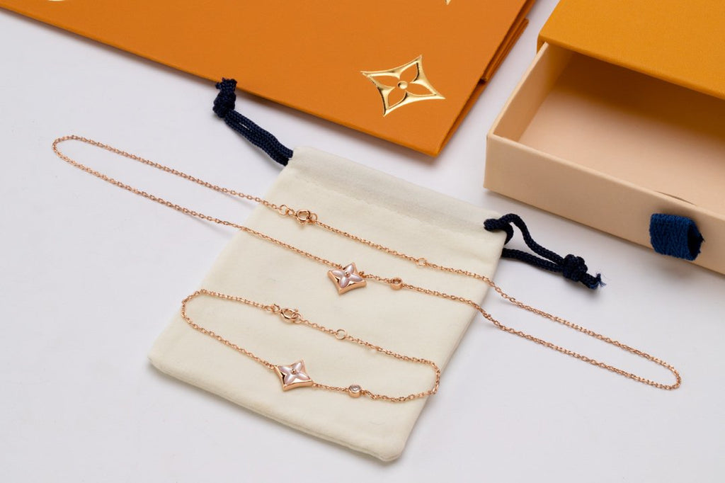 ??Loco?¡¥STAR PINK MOP 1 DIAMOND PINK GOLD NECKLACE