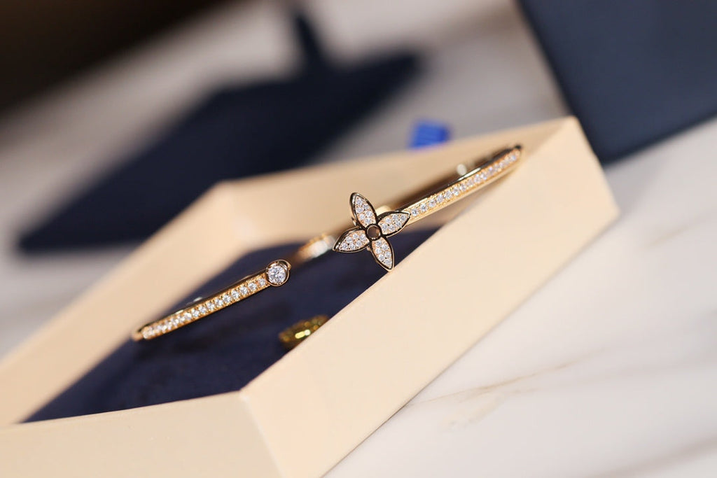 ??Loco?¡¥IDYLLE GOLD OPEN BRACELET DIAMOND PAVED