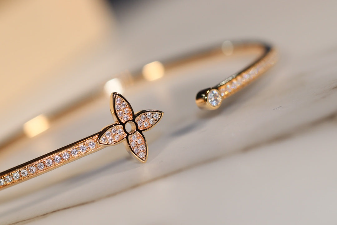 ??Loco?¡¥IDYLLE GOLD OPEN BRACELET DIAMOND PAVED